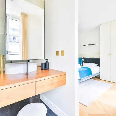 Beautiful Modern 3 Bdr 6p C Ur De Apartment *