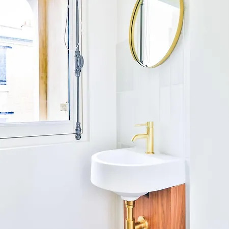 Apartment Beautiful Modern 3 Bdr 6p C Ur De Paris
