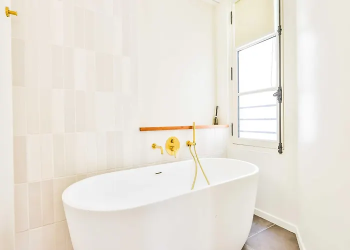 Beautiful Modern 3 Bdr 6p C Ur De